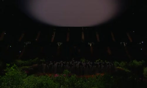 Kanye West- Kanye West Brings 'Jesus Is King' Sunday Service to Inglewood's The Forum (Jesus Walks)  (10.27.19).mp4