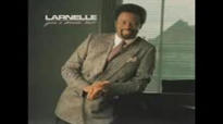 Larnelle Harris - His Eye On The Sparrow.flv
