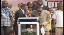 Dr Lawrence Tetteh - Testimonies on the Miracles (Presby Nima Crusade, 2012).mp4