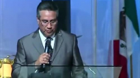 Pastor Chuy Olivares - La locura de la predicaciÃ³n.compressed.mp4