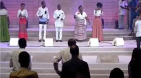 Lagos Community Metropolitan Gospel Choir Session at The African Praise Experience 2016.mp4