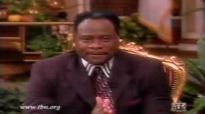 Darwin Hobbs sings GLORIFY HIM.flv