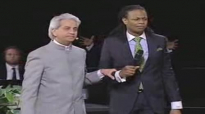 Prophet Manasseh & Benny Hinn Sings Glory to the Lamb.flv