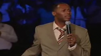 Micah Stampley sings How Great is Our God & I Believe !.flv
