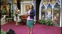 CeCe Winans hosts Tasha Cobbs Happy.mp4