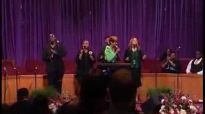Dorinda Clark Cole (He Brought Me) Praise Break.flv