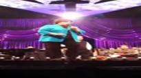 Sue Dodge @ Gaither SingALong.flv