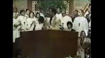 Rev. Clay Evans & The Fellowship Mass Choir - Praise Him.flv