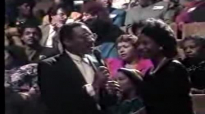 Willie Neal Johnson & the Gospel Keynotes - Give the Lord a Praise.flv