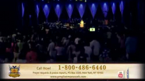 Prophet Manasseh Jordan - Pastor Barret Johnson begins to pray @ Miracle Crusade.flv