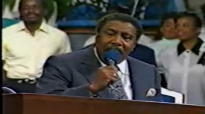Rev. Clay Evans I'm Going Through.flv