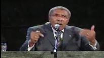 Reverend Clay Evans-Pastor Emeritus of Fellowship Chicago.flv