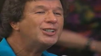 Bill & Gloria Gaither - Through It All (Live).flv