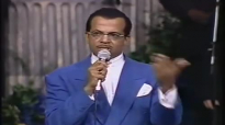 Bishop Carlton Pearson - _Old Songs_ Medley 1 (Live at AZUSA) '95.mp4