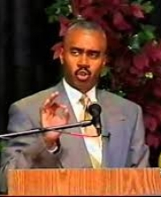 Pastor Gino Jennings