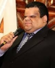 Cantor Clayton Queiroz